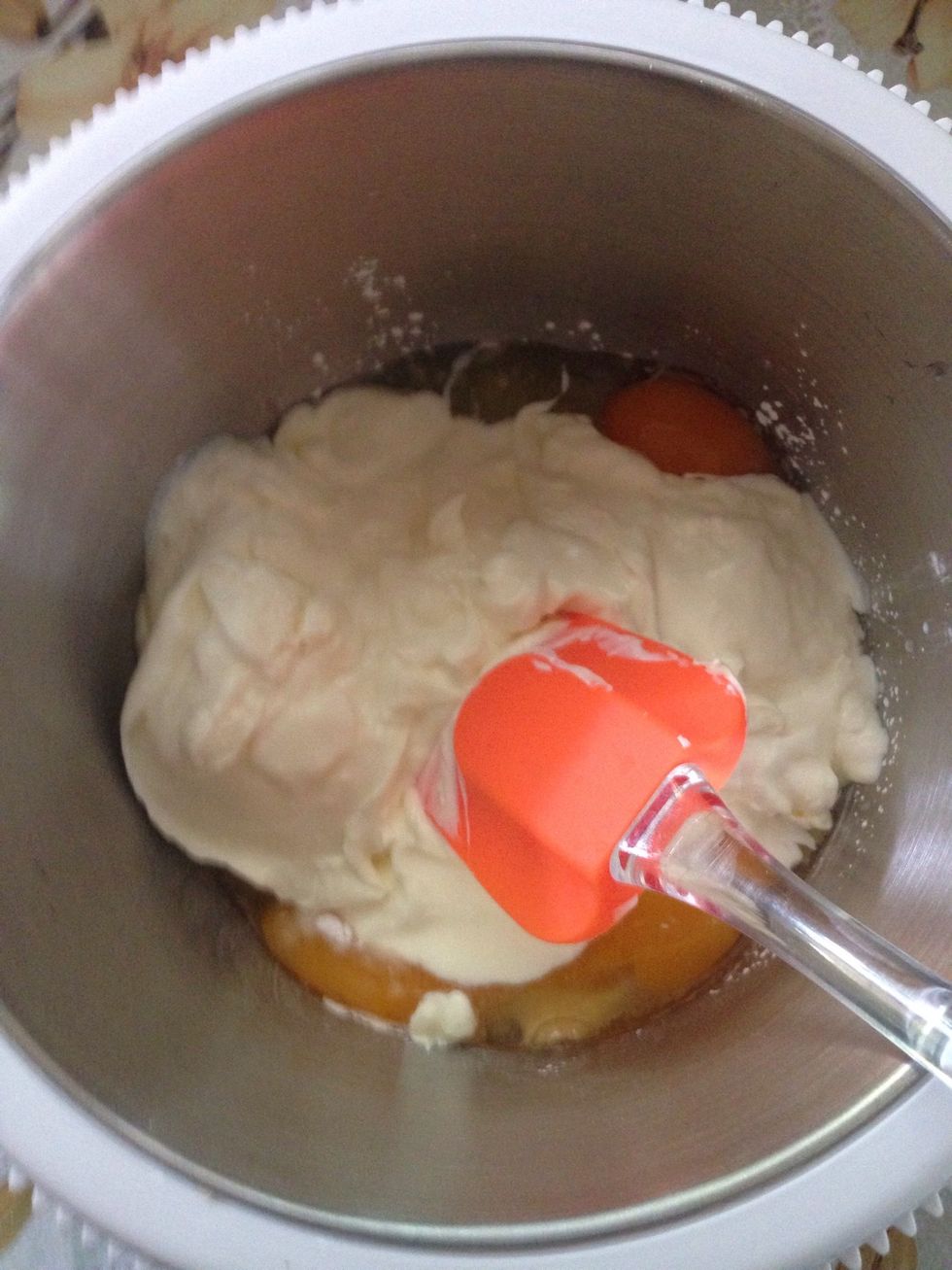 Sour cream and vanilla