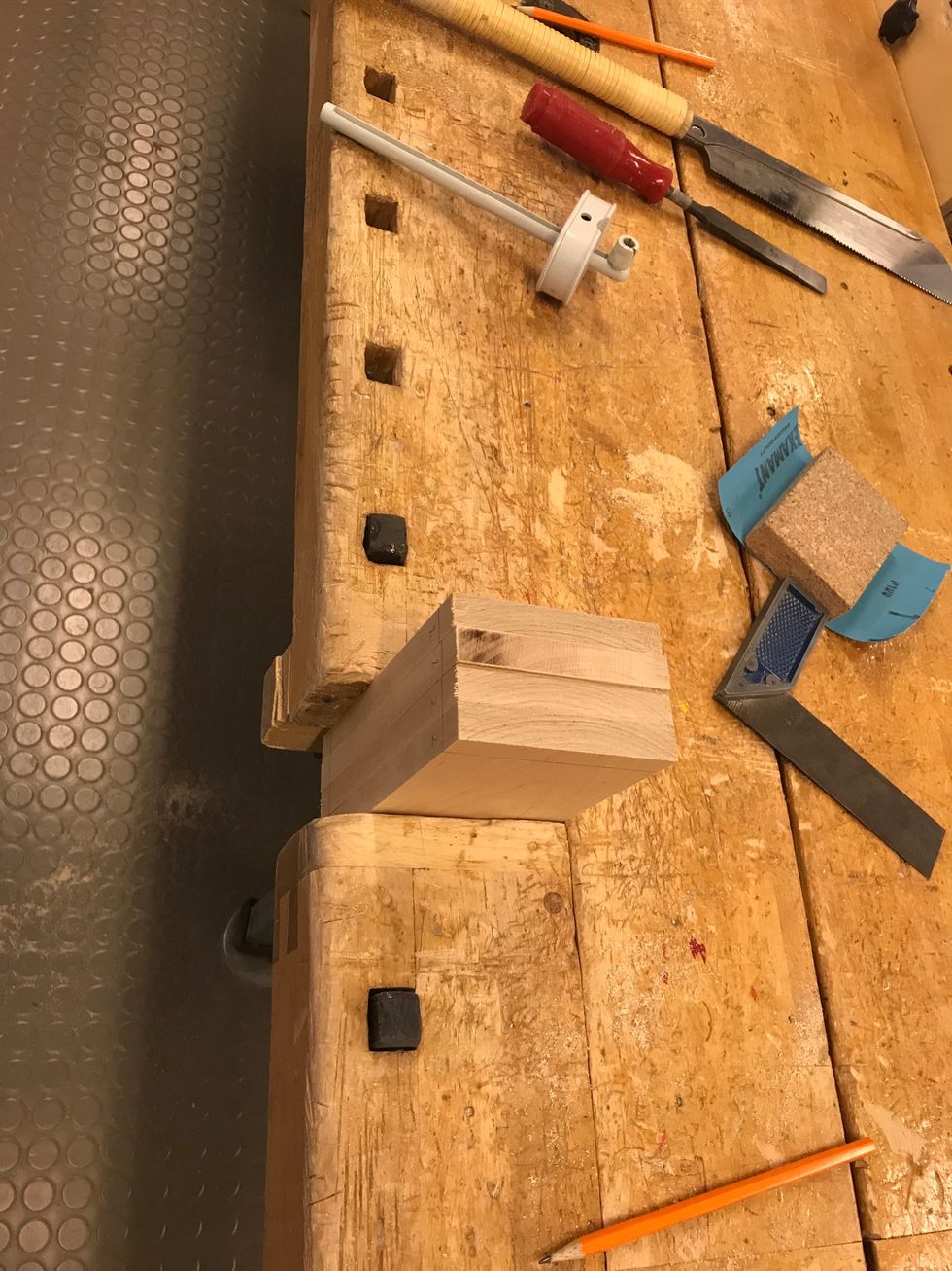 Sp\u00e4nn fast dem s\u00e5 h\u00e4r och var noggrann med att br\u00e4dorna \u00e4r j\u00e4mna innan du ritar.