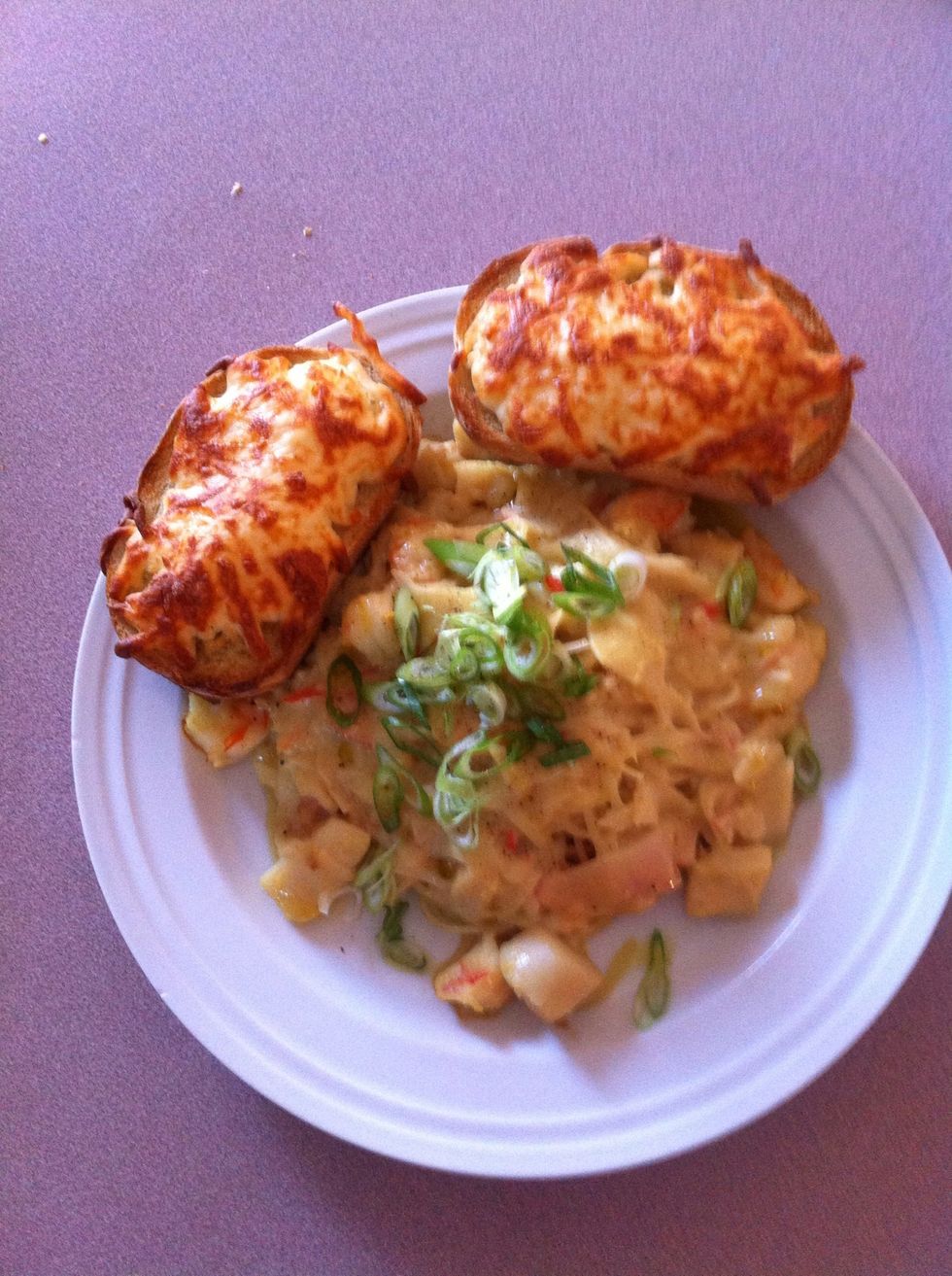 Spagetti with seafood creme sauce and garlic bread. Or...