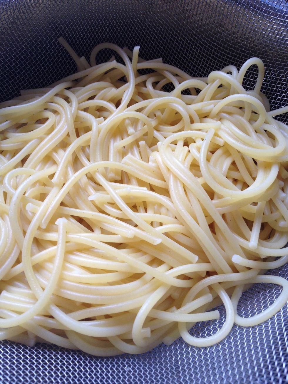 Spaghetti noodles