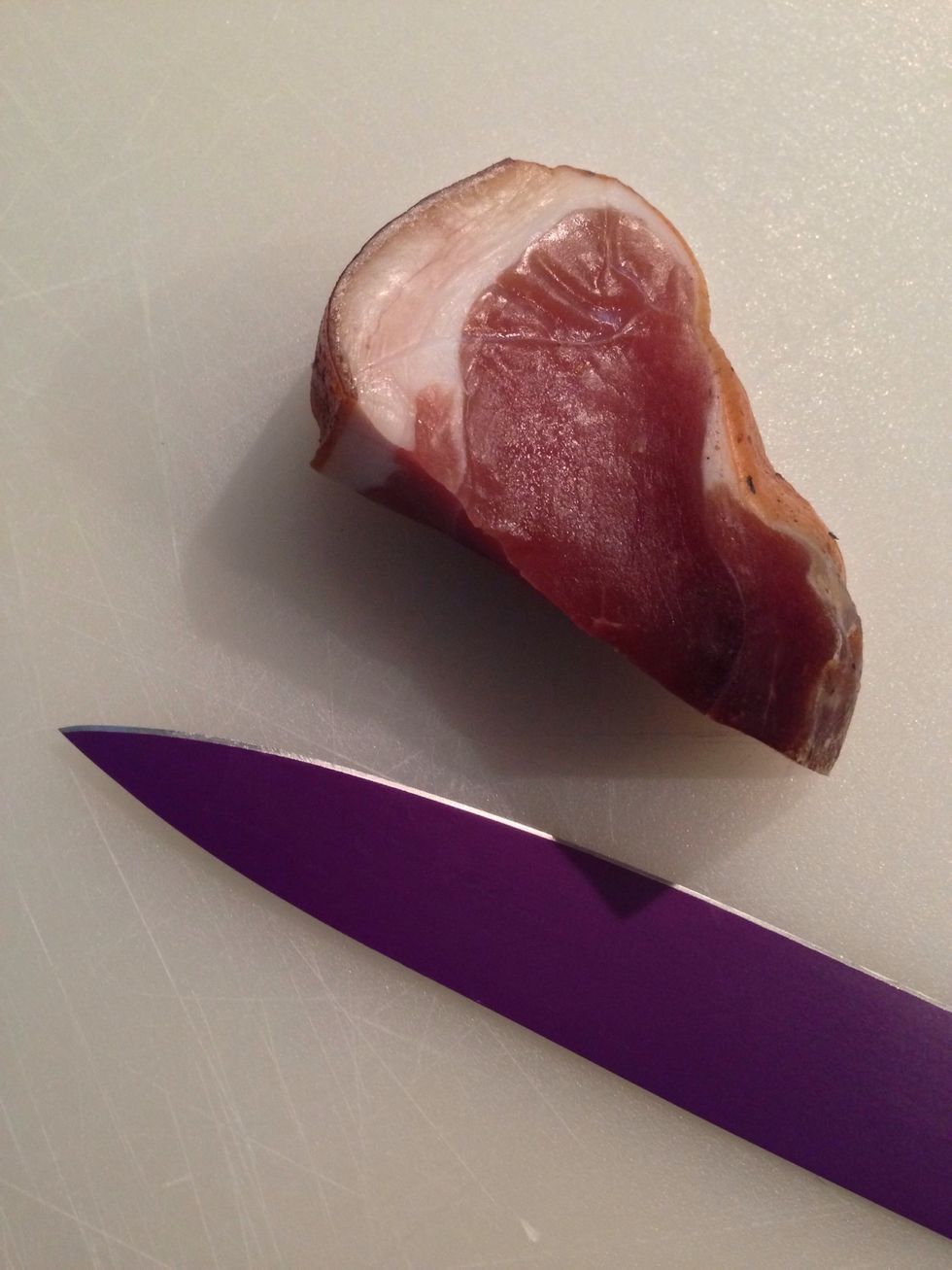 Speck in kleine W\u00fcrfel schneiden und anbraten.