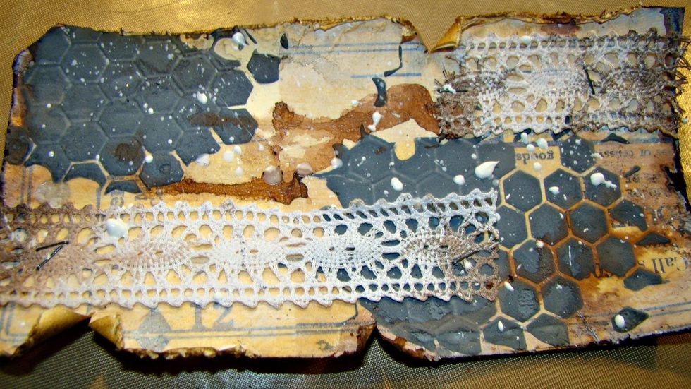 Splatter white gesso randomly for added texture.