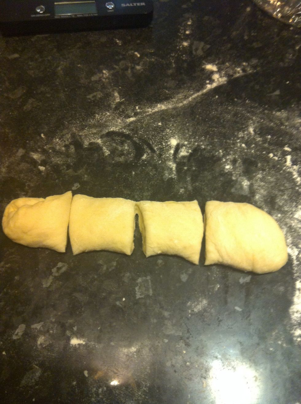 Split each log into 4 so you will get 12 buns in total... You can make them smaller or bigger if you want but adjust the cooking times accordingly.