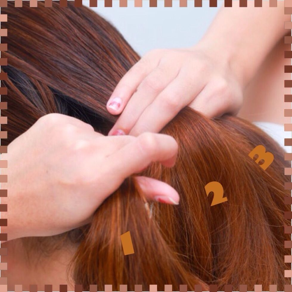 Split it into 3 sections. Left is 1, middle is 2 and right is 3!