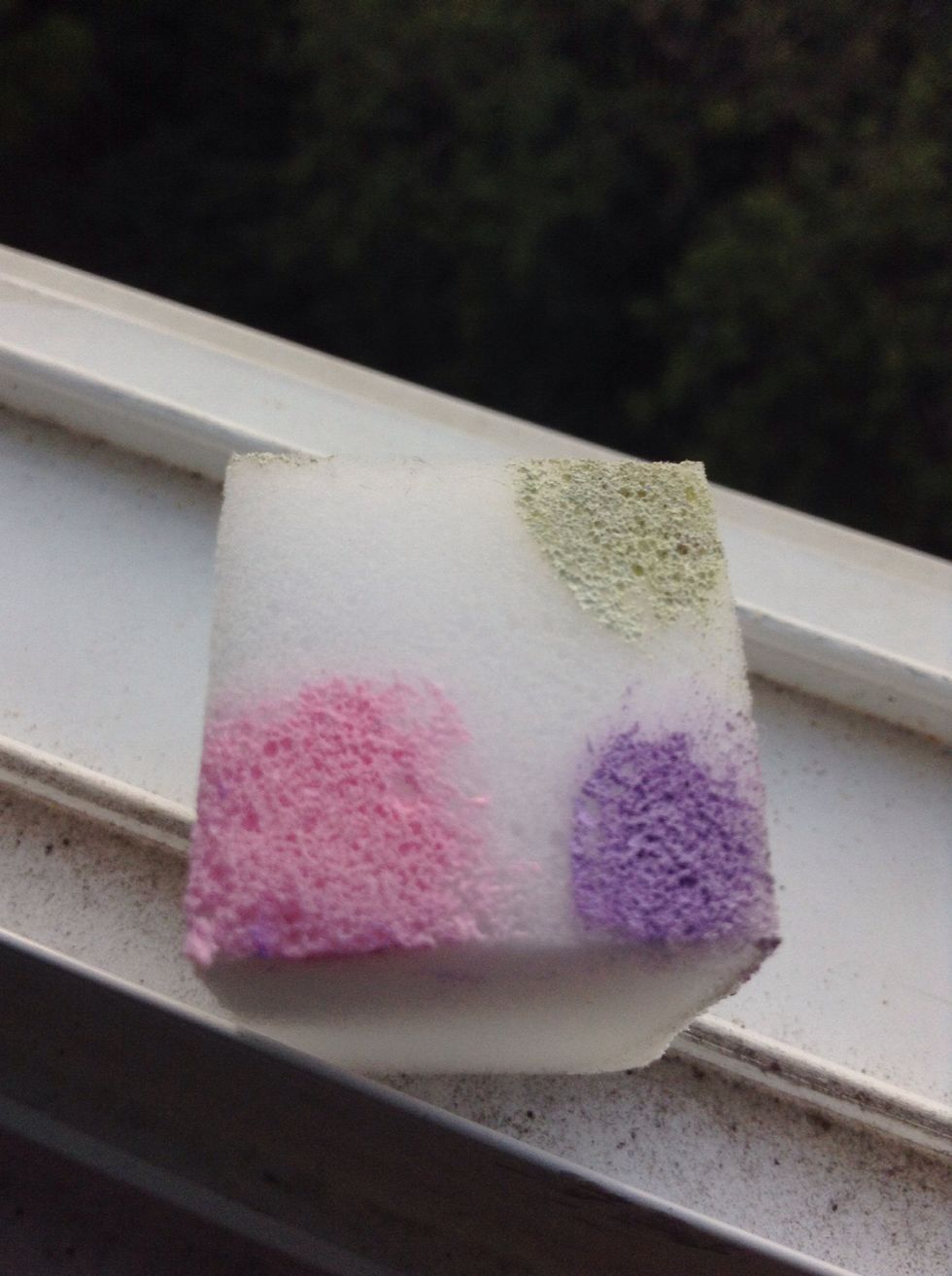 Sponge on pale green to the corner you left white. These are the colors I used:)