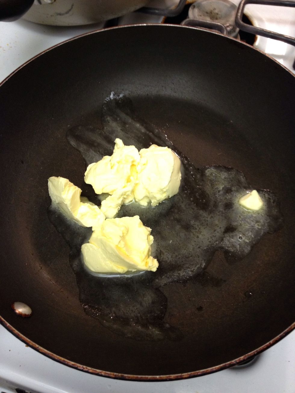 Spoon about 3 TBSP of butter in Pan, wait until it melts. \u27a1 Temperature should be about low-medium high the whole time. We don't want anything to Burn.