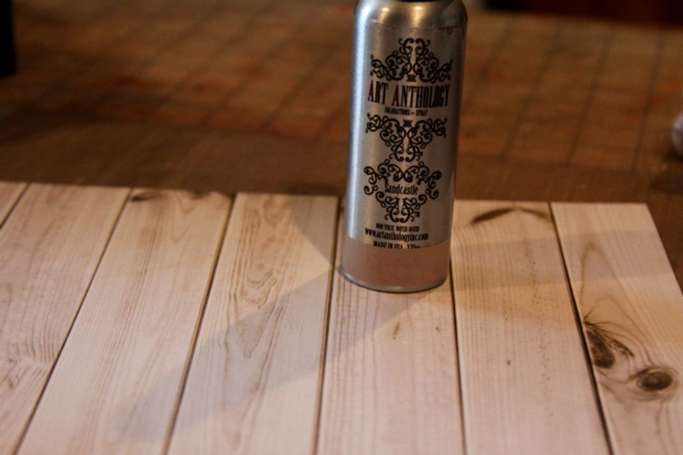 Spray background with Colorations - Sandcastle