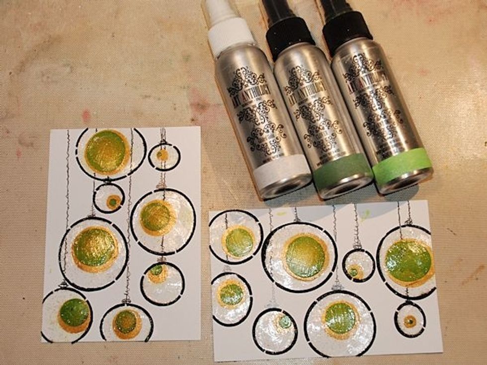 Spray Colorations (Clover, Granny Smith) and Fairy Dust(Gilded Gold)
