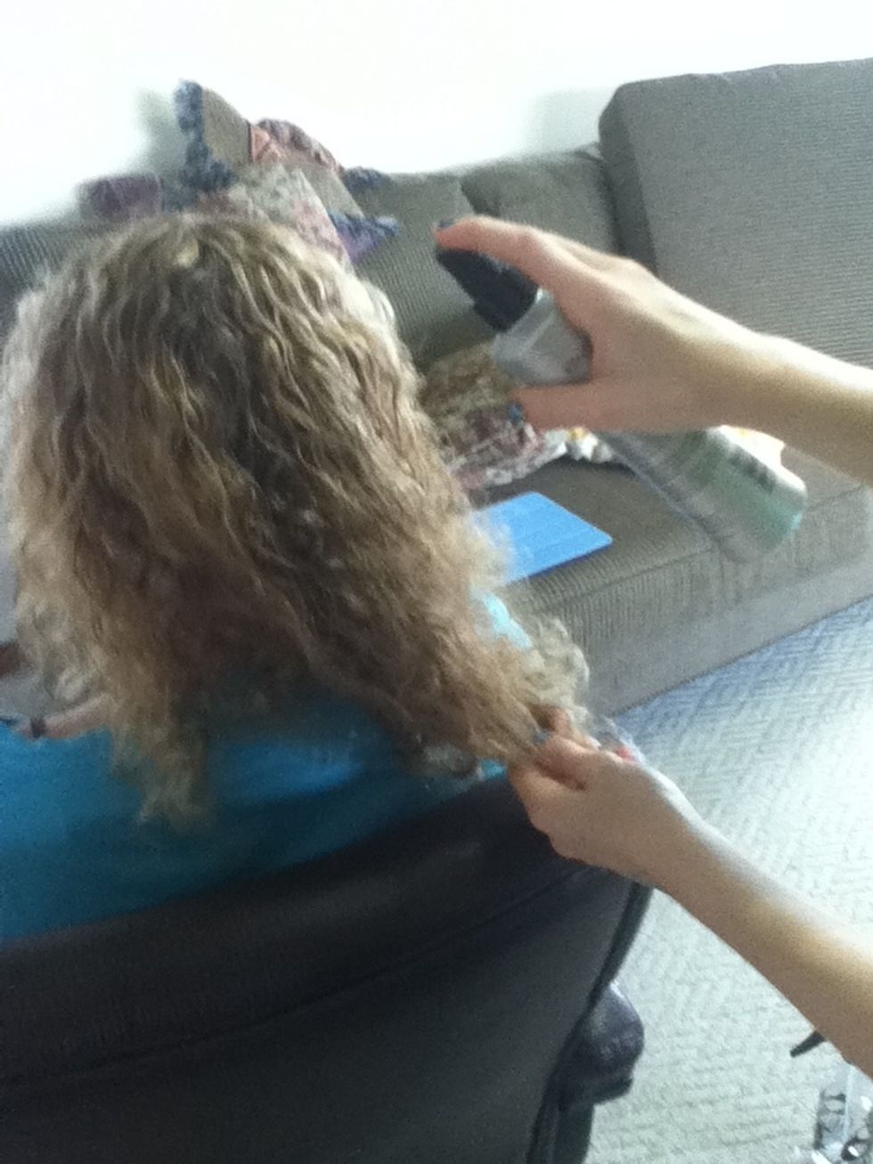 Spray leave in conditioner.