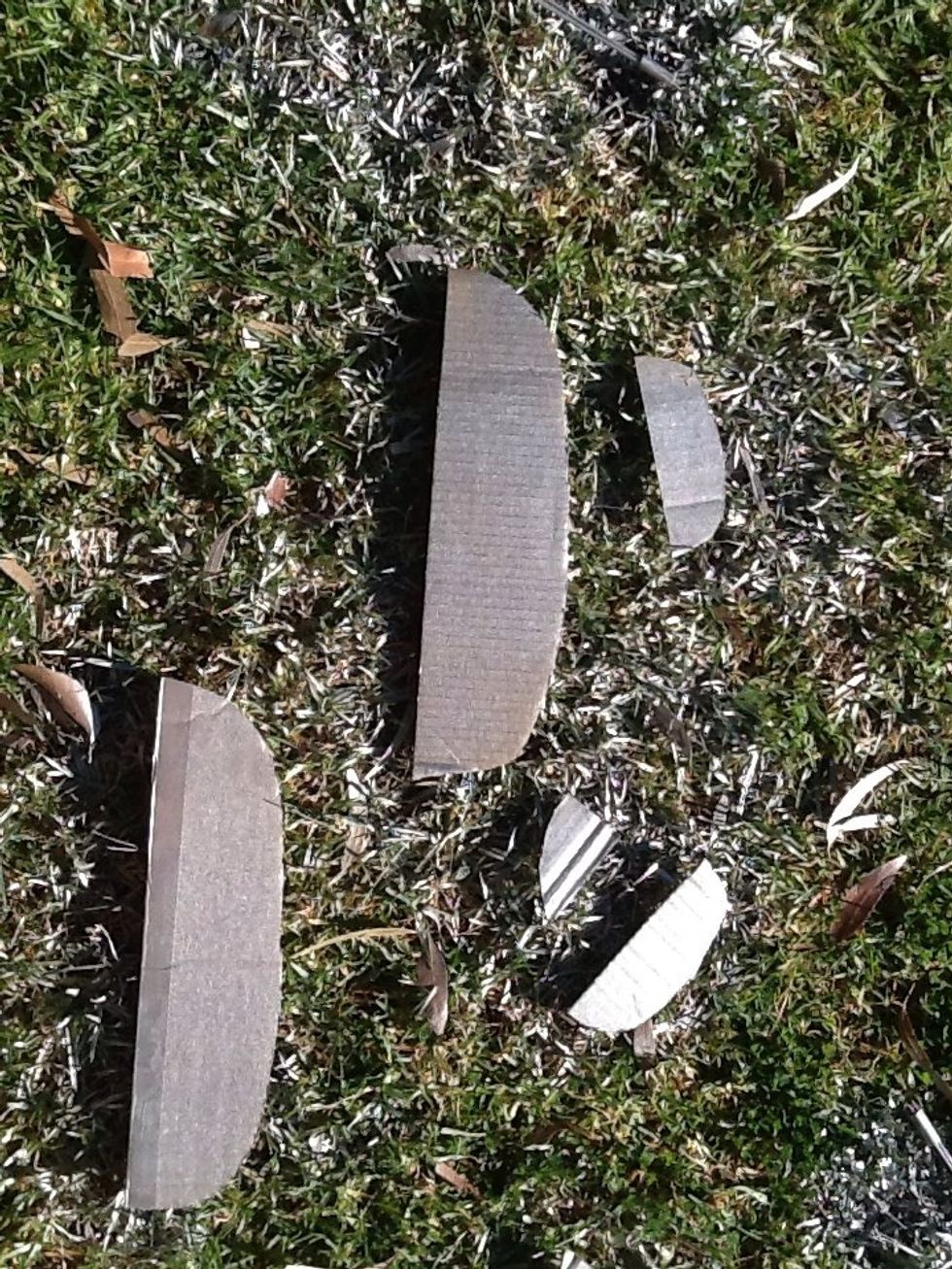 Spray paint your individual glider pieces gently, don't spray it to close to the cardboard. Make sure you flip the cardboard around once you have successfully painted a side.