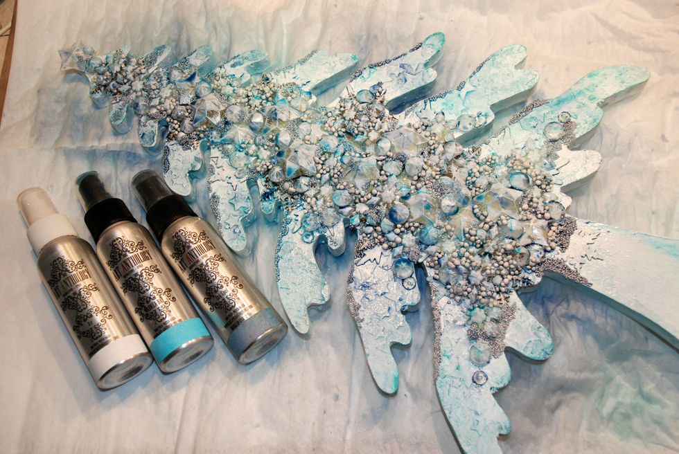 Spray the Colorations and Fairy dust all over.