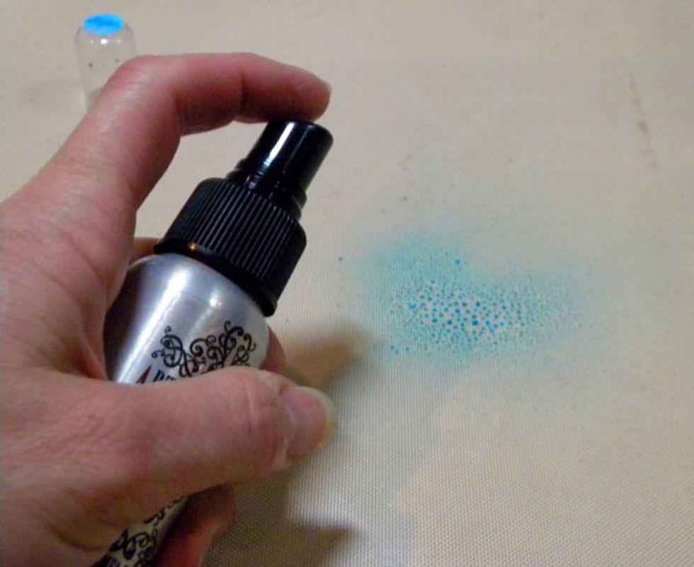 Spray Waimea Bay, Lark and Pearl Colorations Sprays onto the craft mat
