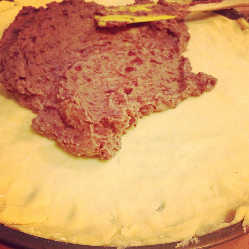 Spread base with kidney bean mixture