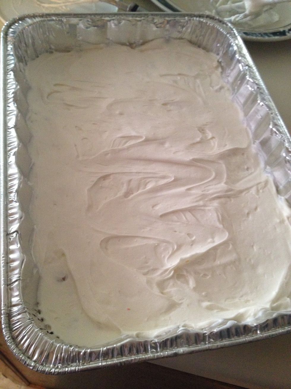 Spread mixture evenly over pretzel crust.