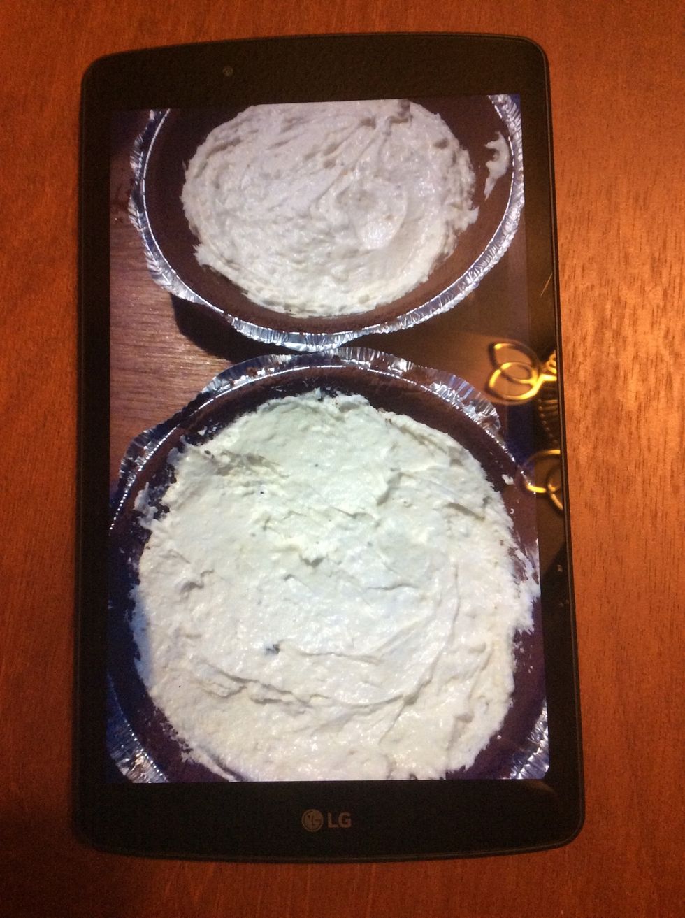 Spread mixture in the pie crust.