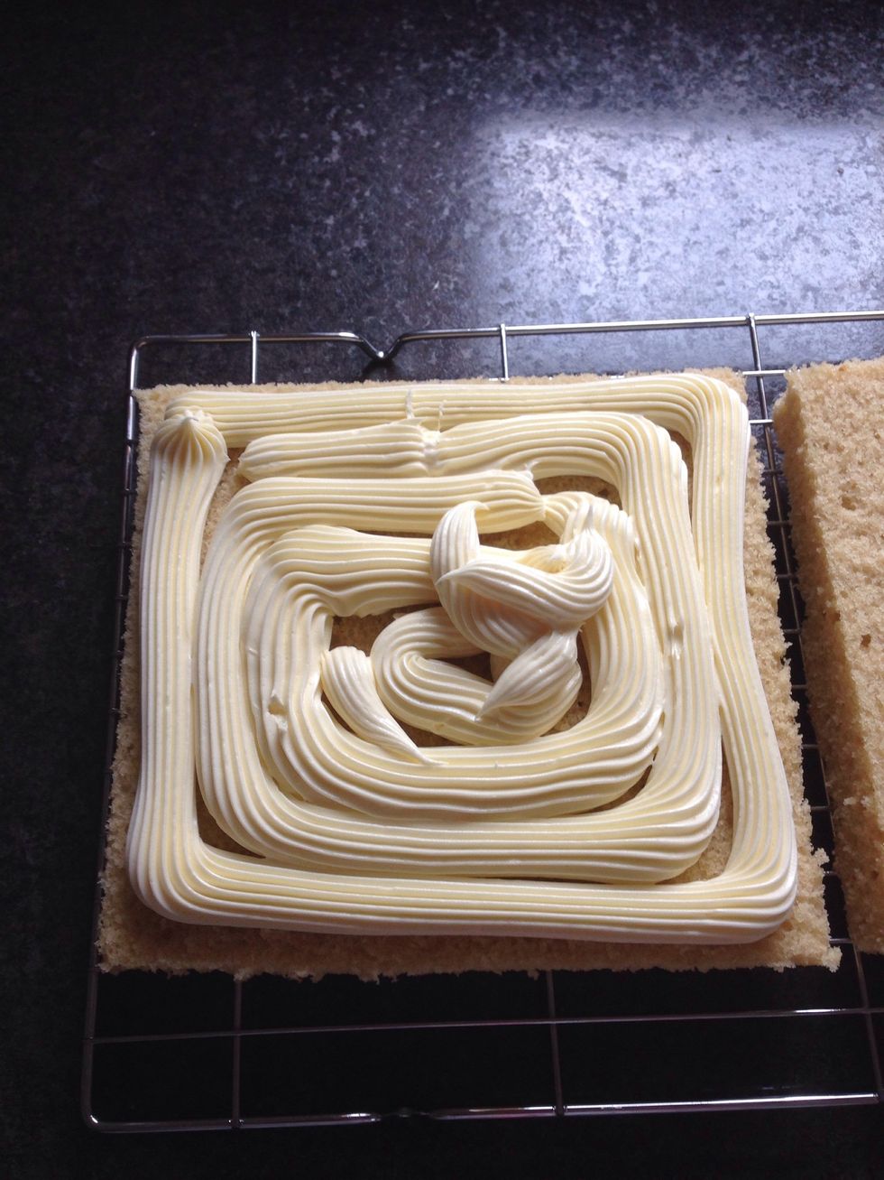 Spread out the buttercream after this step