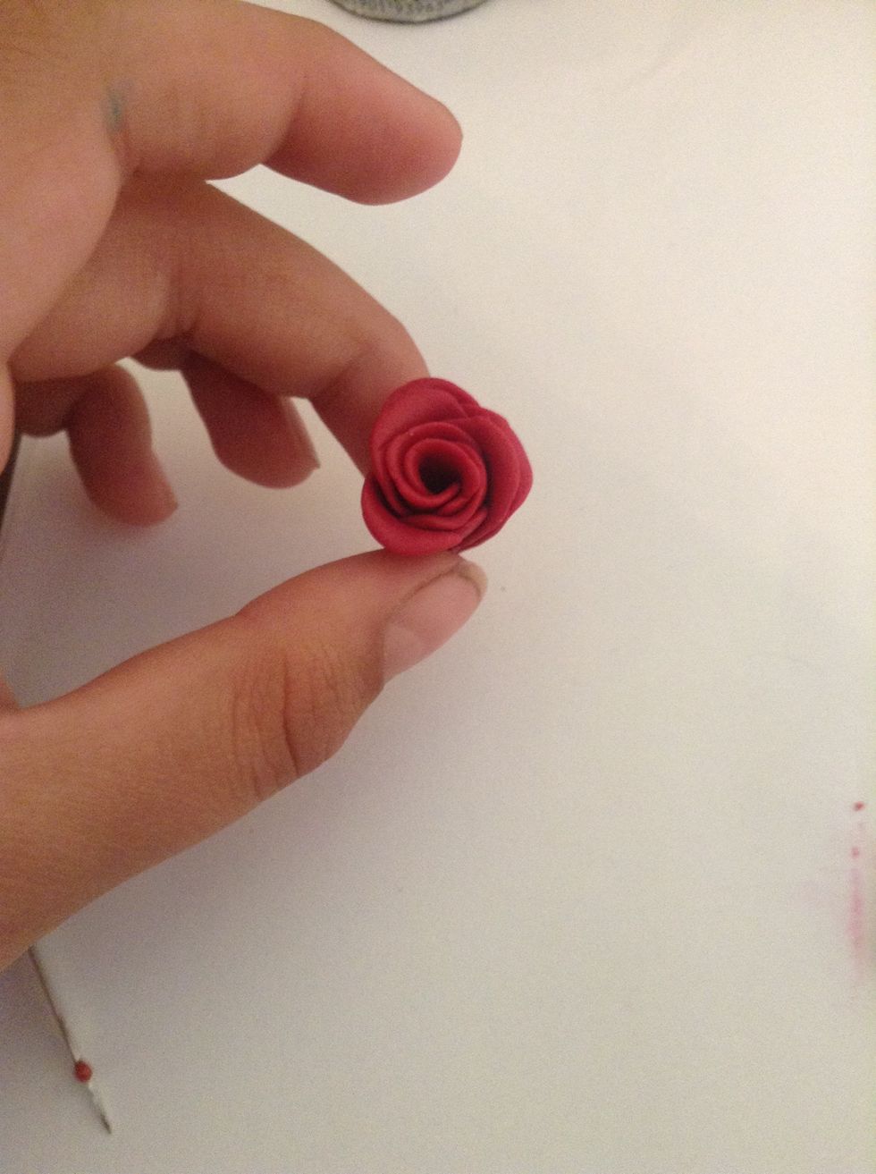 Spread out the petals on the other side.