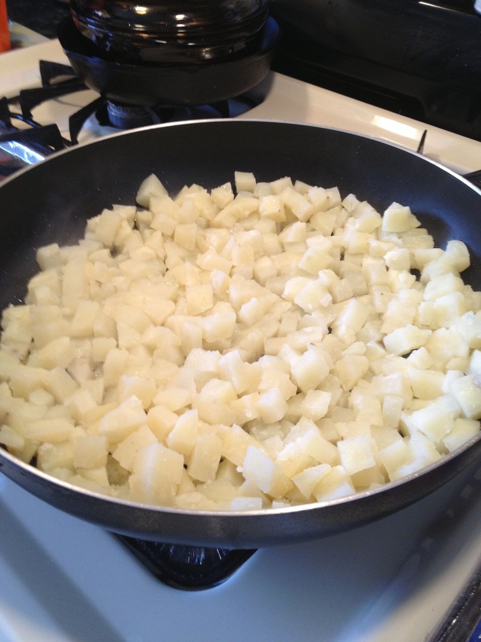 Spread potatoes in one layer.
