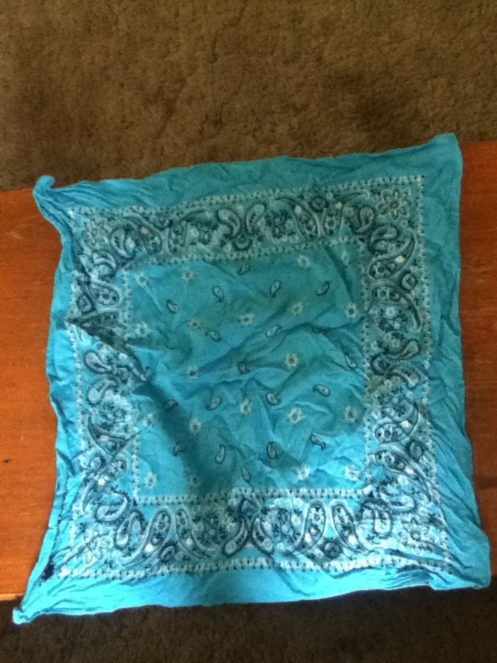 spread the bandana out. its really wrinkly i know.