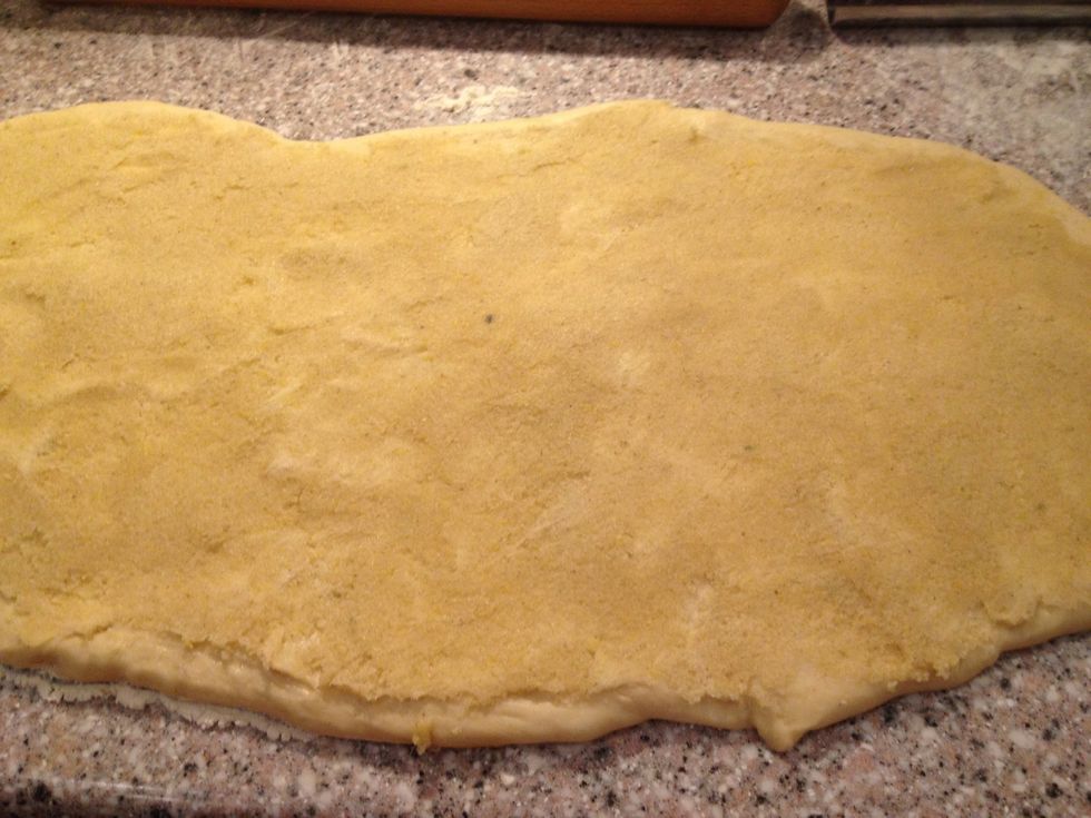 Spread the filling with a knife, just like buttering toast. Don't forget the edges. Hate getting the end pice with non or very little filling\ud83d\ude21