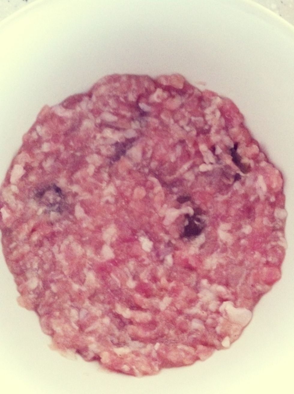 Spread the meat nicely into a bowl.