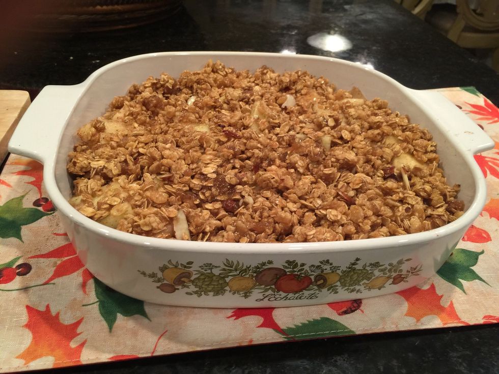 Spread the mix over the apple slices.