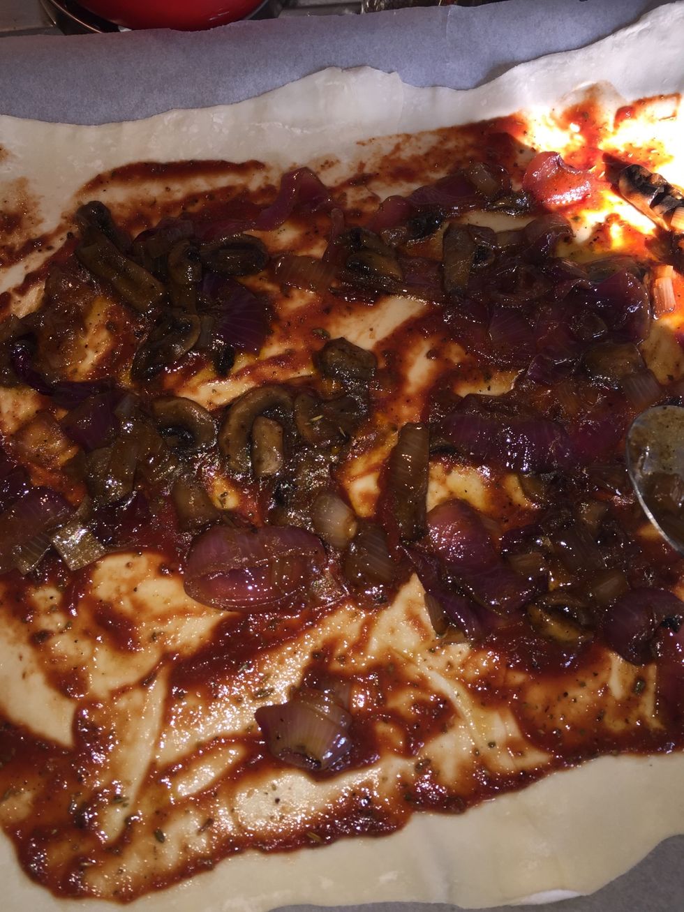 Spread the onion and mushroom mix\ud83d\ude0b