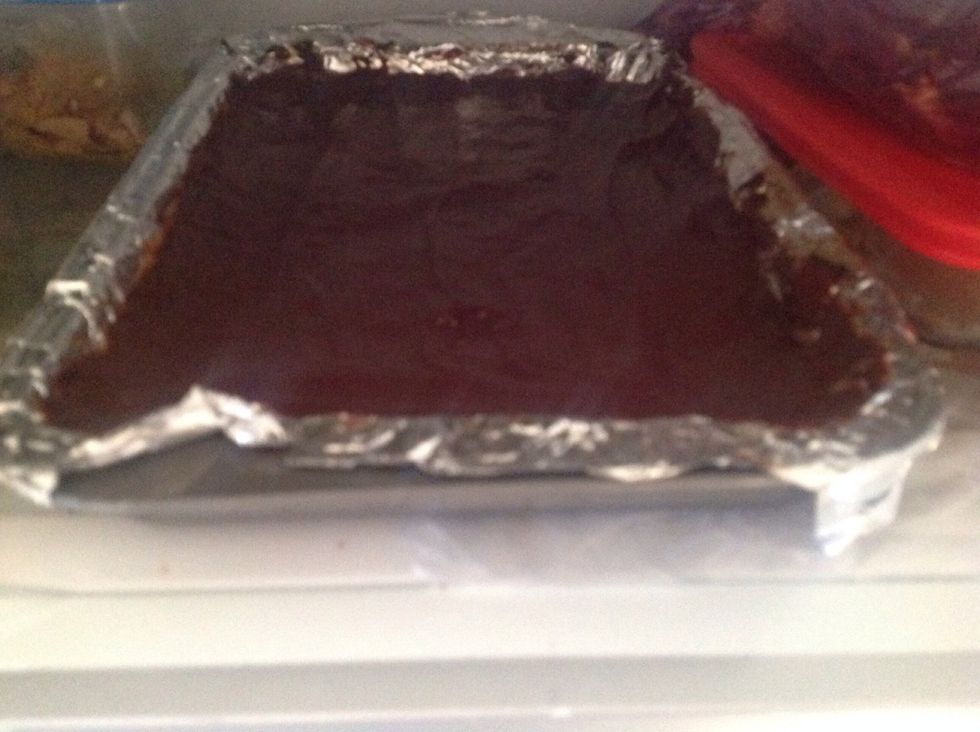 Spread this mixture evenly over the caramel and allow to completely set.