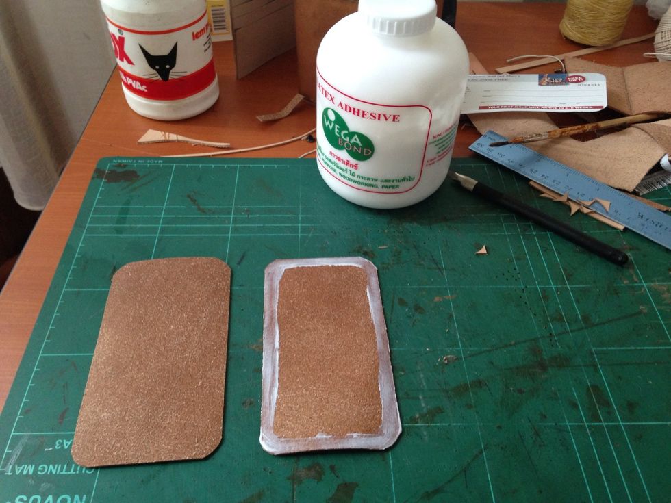 Spread your glue on one side of the leather, make sure it is the flesh side.. Spread about 5-7mm wide