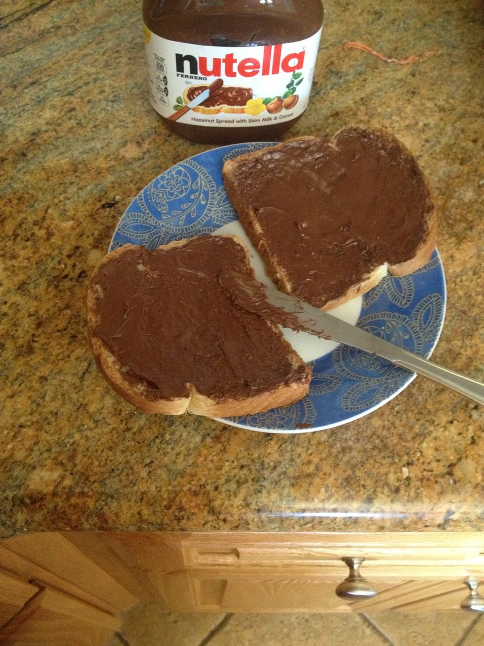 spread your Nutella on both slices