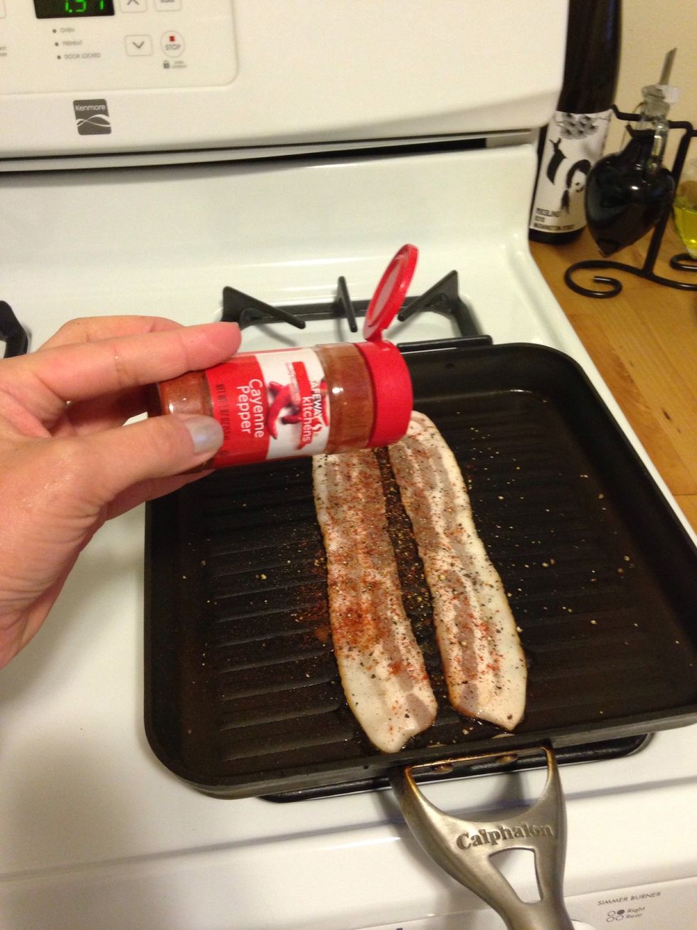 Sprinkle 1/4 tsp of cayenne pepper if you want the bacon to have a bit of a kick.