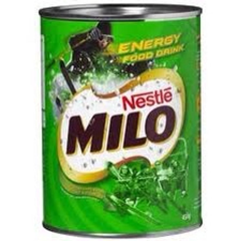 Sprinkle 2 spoons of milo on top of everything