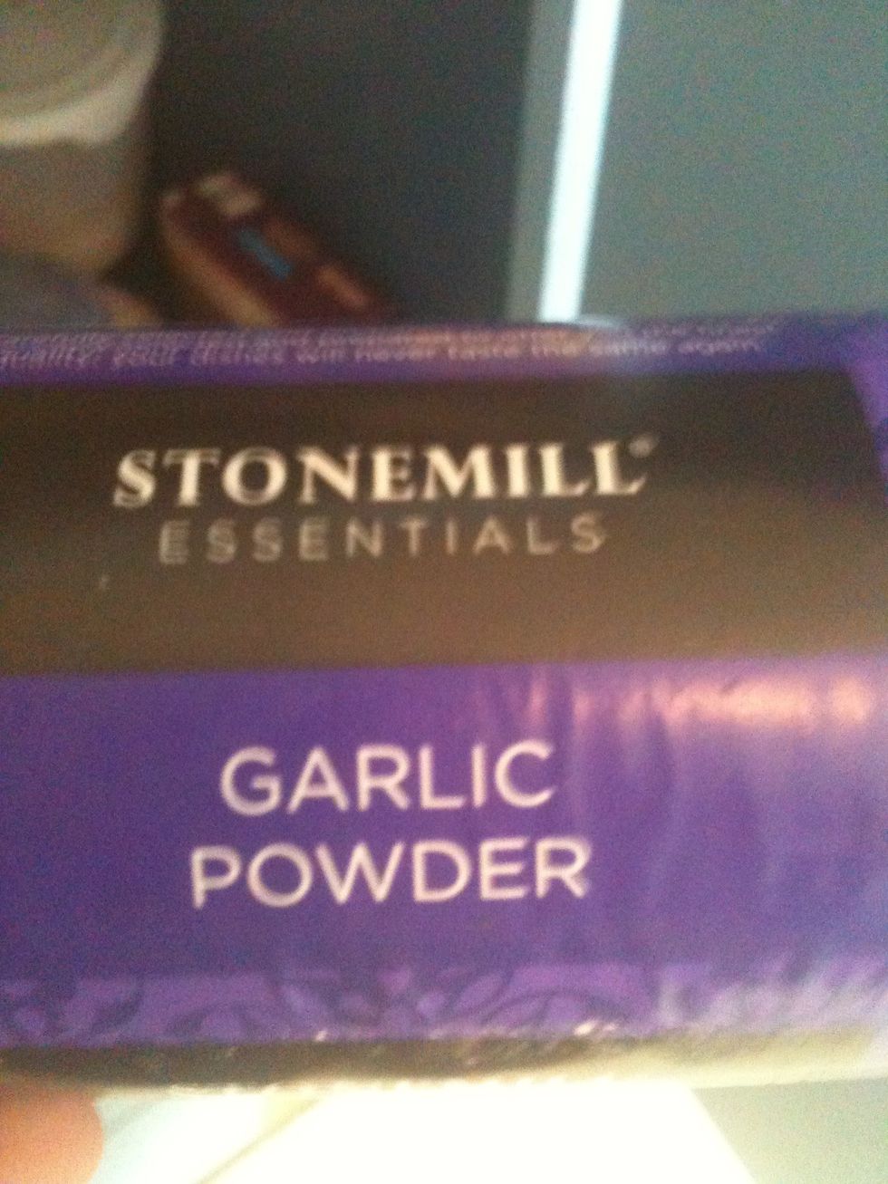 Sprinkle a tablespoon of garlic powder in