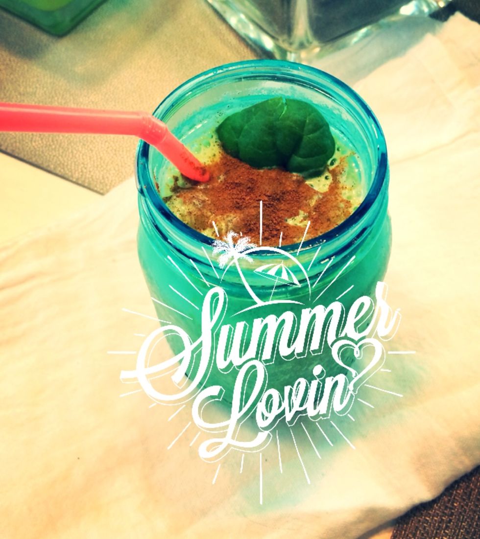 Sprinkle cinnamon and add a leaf of greens. Enjoy!