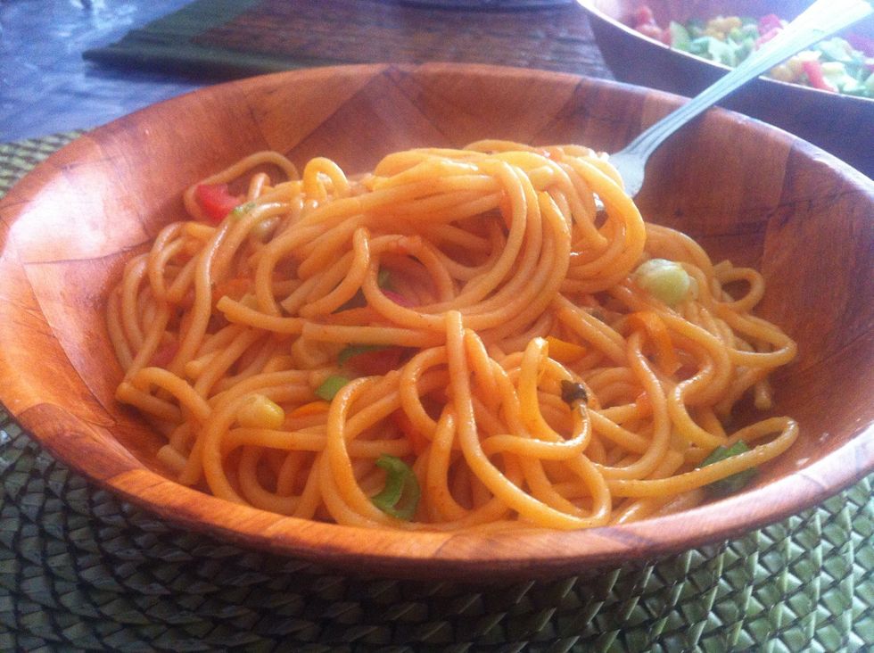 Sprinkle it with green onion and black pepper .,