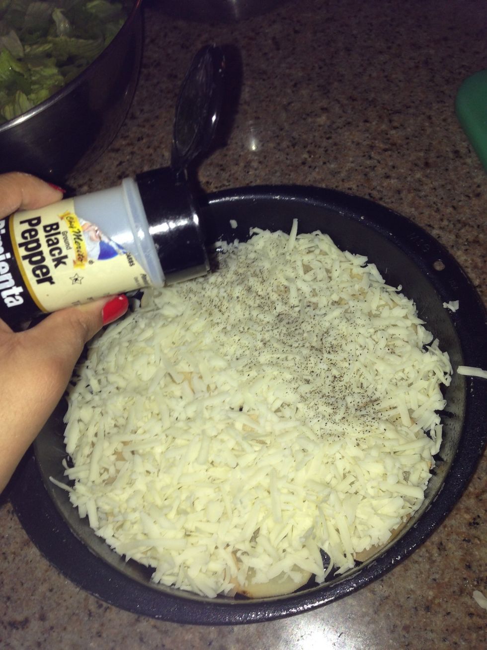 Sprinkle pepper all over the cheese and repeat step 4 and 5 I'm layering this three times you could also add Italian seasoning \ud83d\udc4c
