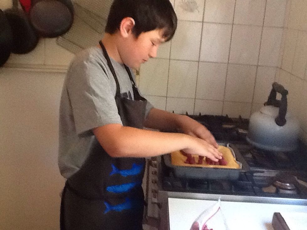 Sprinkle raspberries around