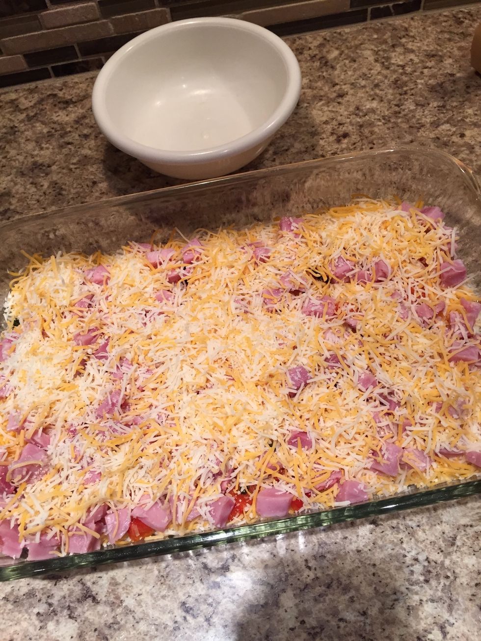 Sprinkle remaining 1 cup of cheese
