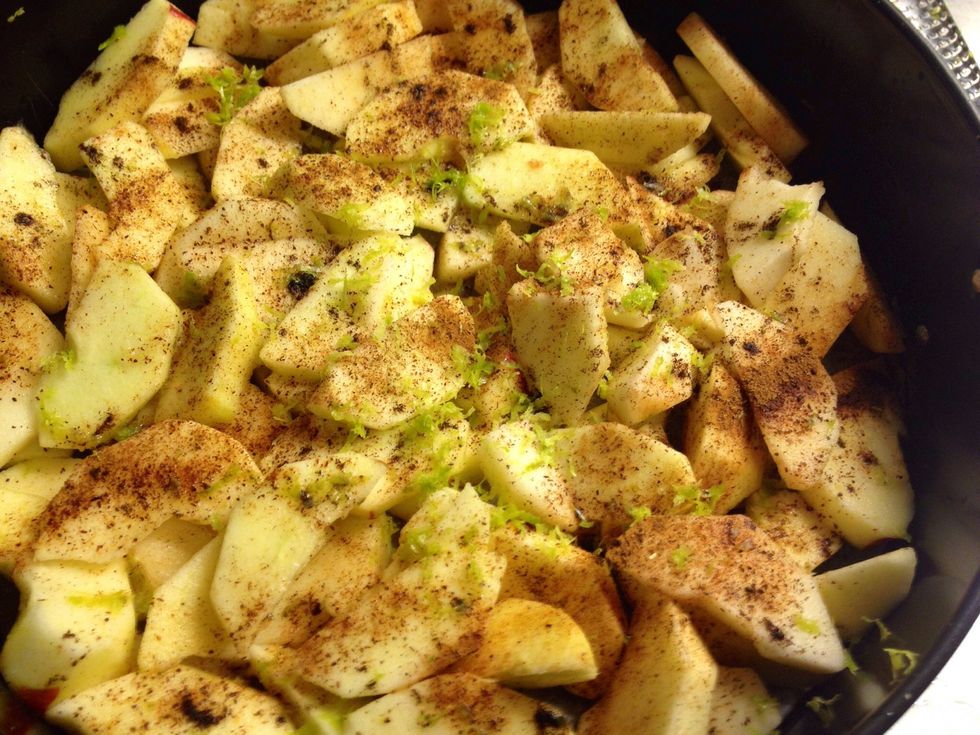 Sprinkle the apples with the lime peel, and then add the rum.