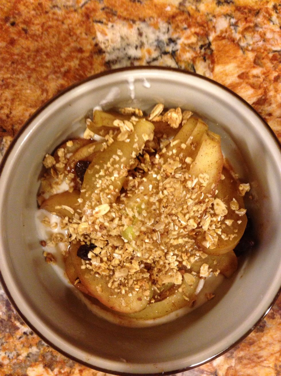 Sprinkle the granola on top, and ta da! You have a delicious healthy breakfast in under 3 minutes!