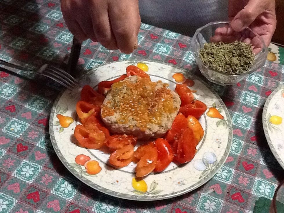 Sprinkle the origanum