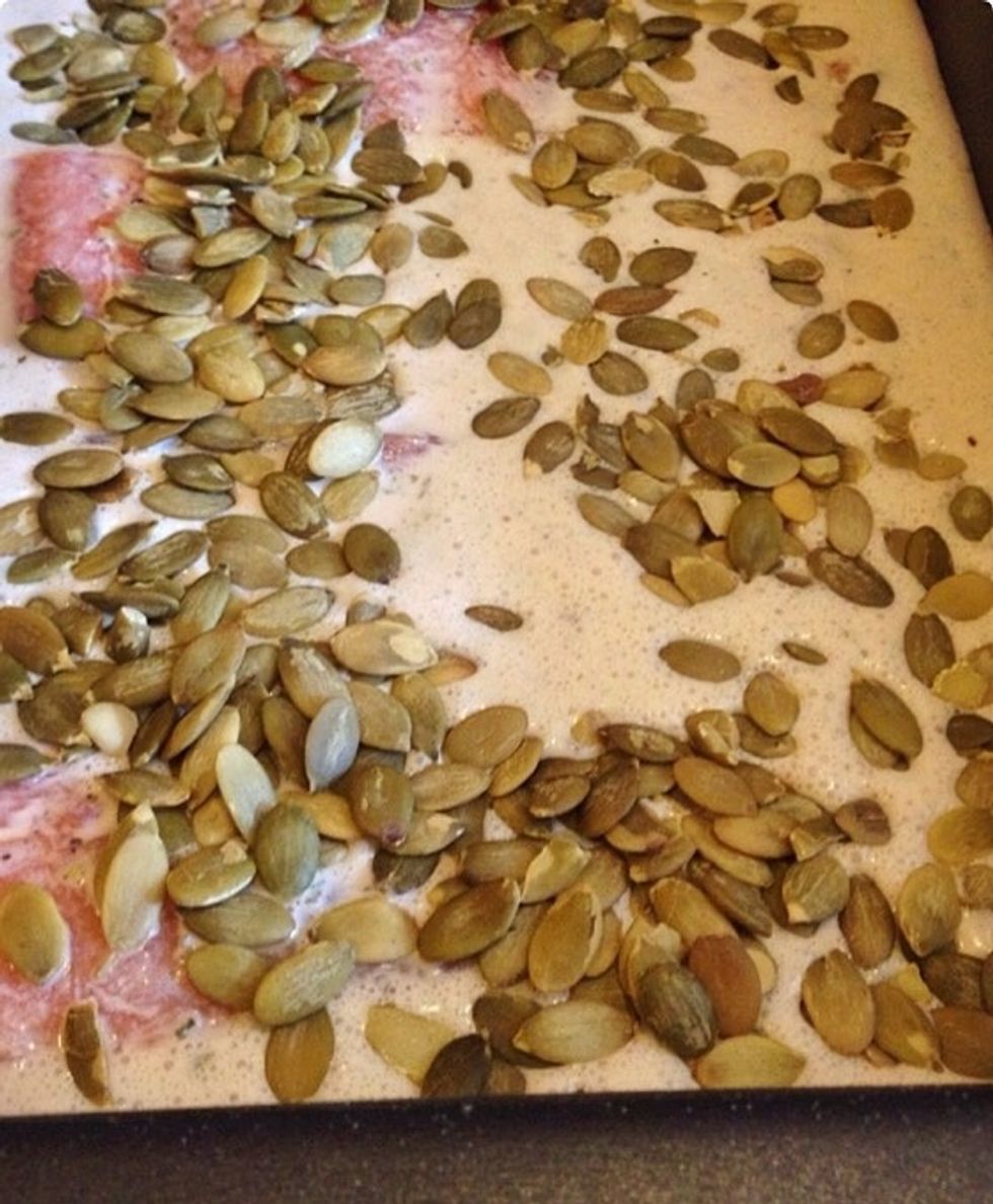 Sprinkle the pumpkin seeds on top. Cook in the upper part of the oven for about 15 min.