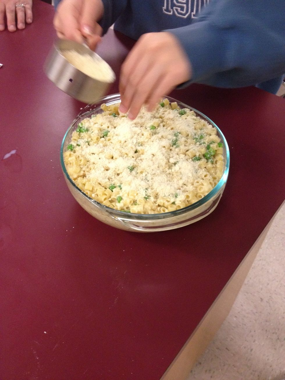 sprinkle the remaining 1/2 cup Parmesan cheese on top
