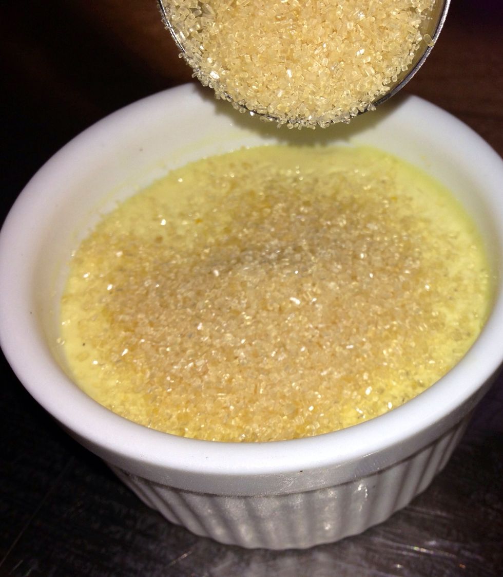 Sprinkle Turbinado Sugar evenly on custard