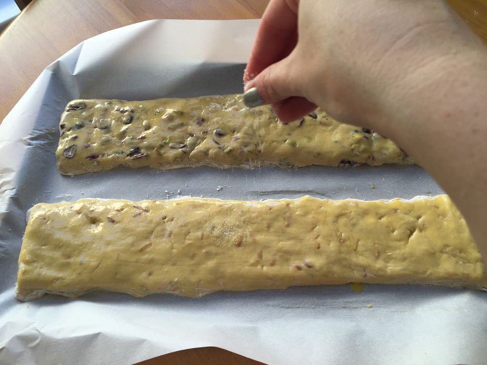 Sprinkle with approximately 2 teaspoons sugar