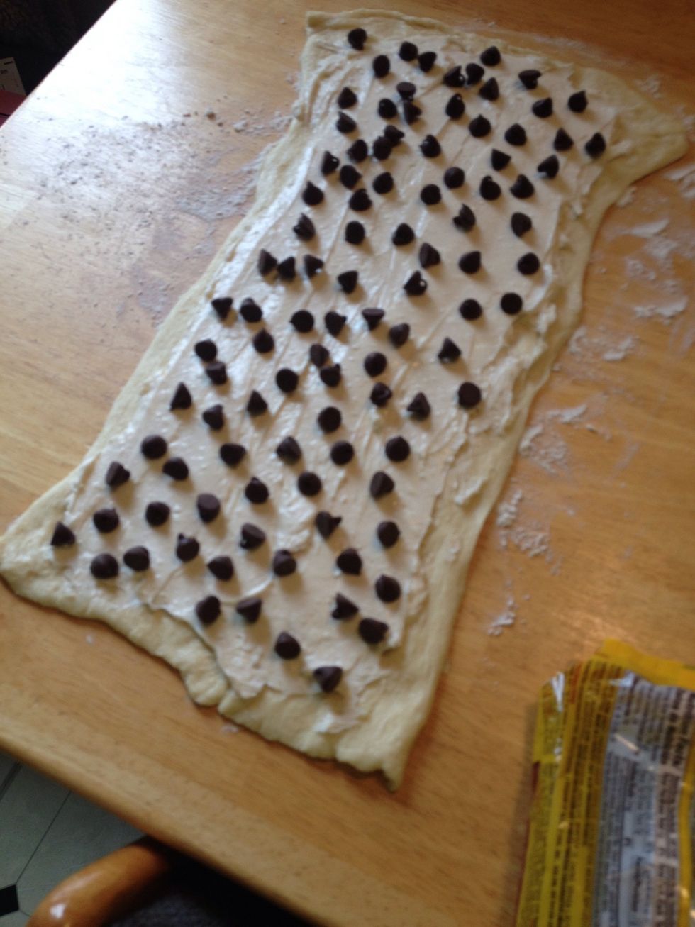 Sprinkle with chocolate chips.