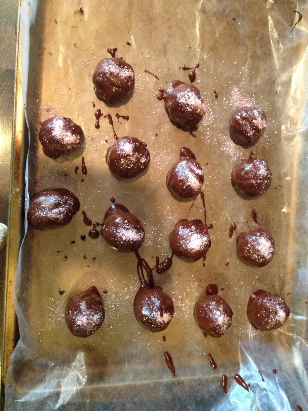 Sprinkle with peppermint sprinkles and let stand until the chocolate is fully cooled down.