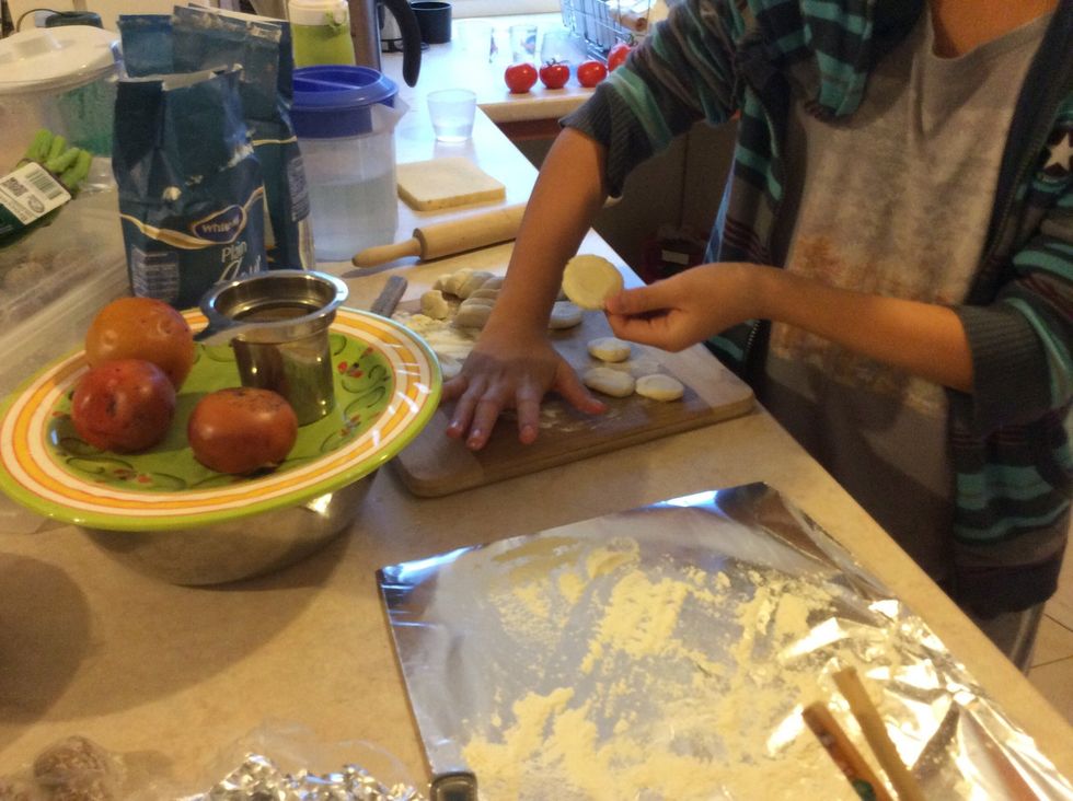 Squash the small pieces of flour