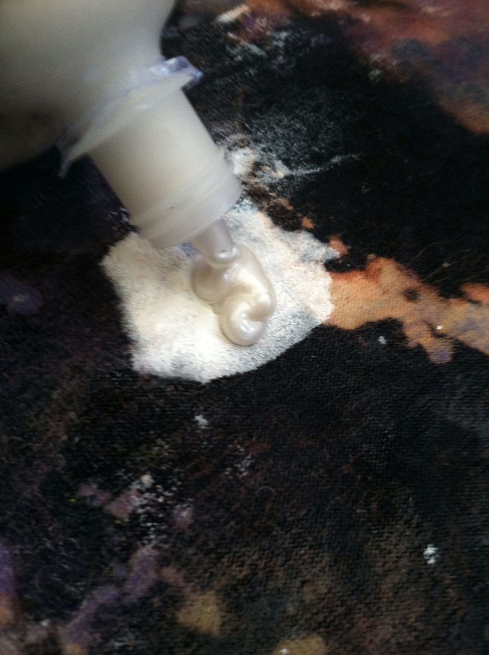 Squeeze dots onto your smashed white acrylic dots.