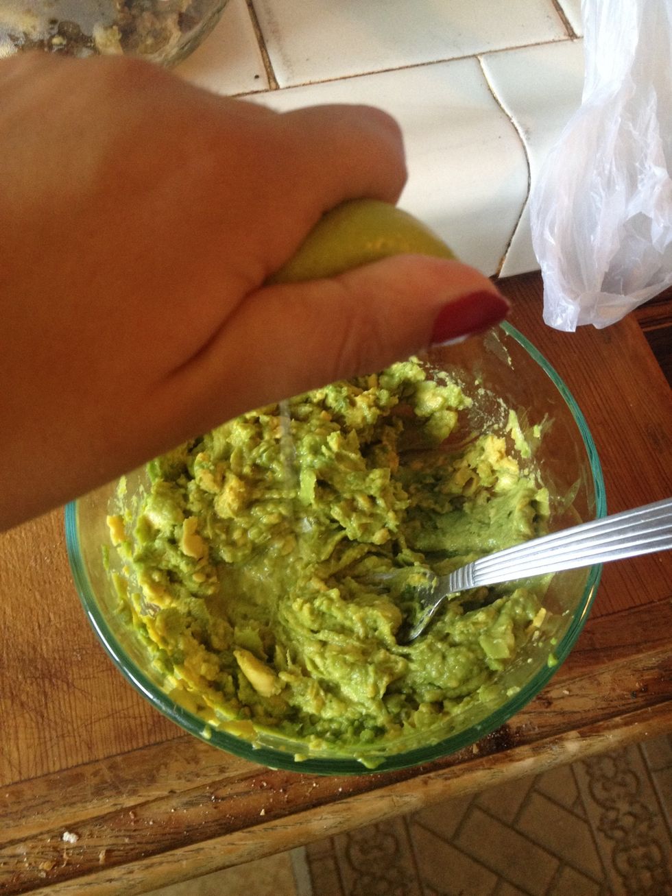 Squeeze in lime juice and mix.